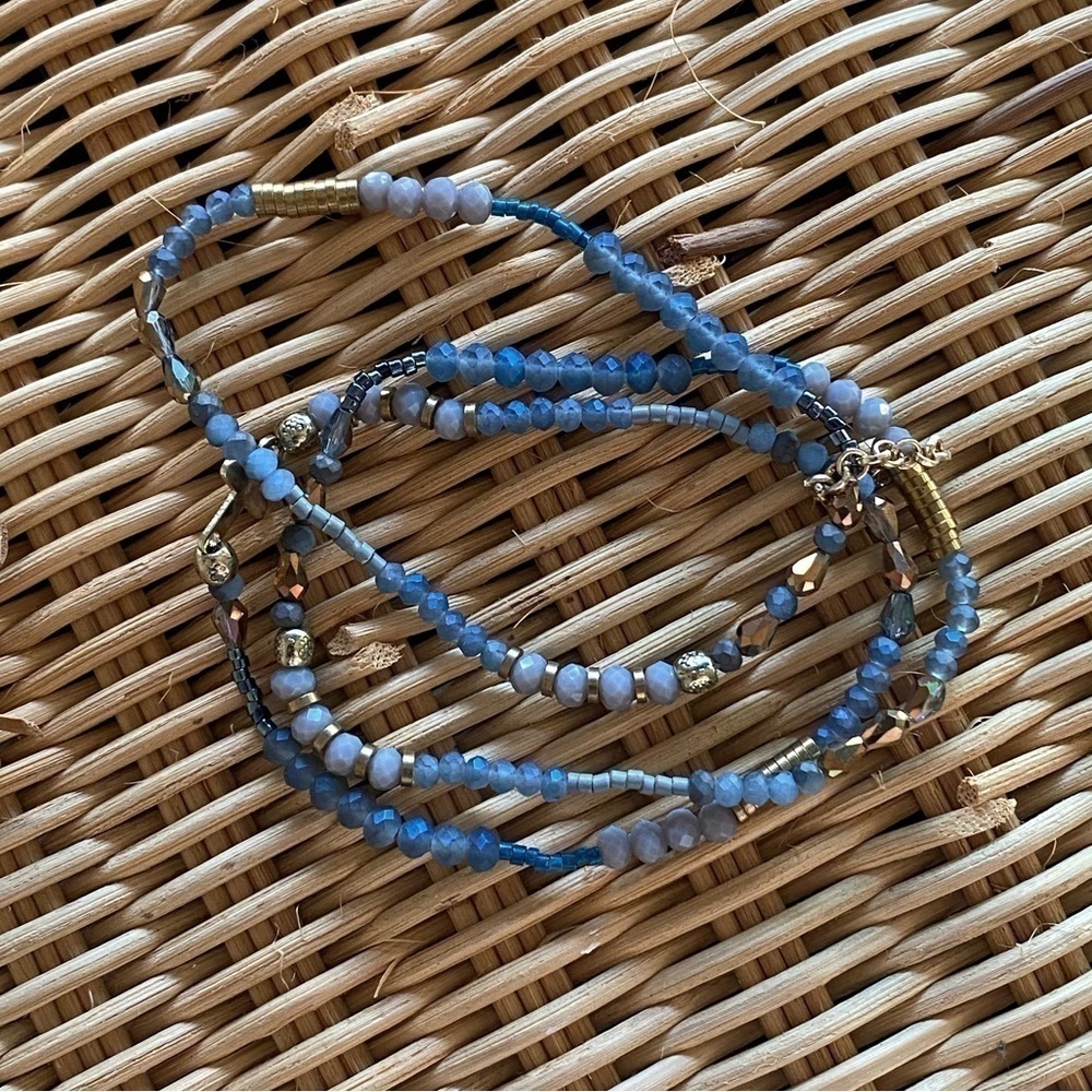 Set‎ of 3 thin beaded bracelets w/cross